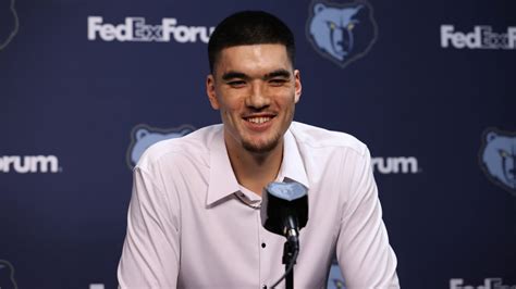 New Grizzlies center Zach Edey pulls his name from mix for .